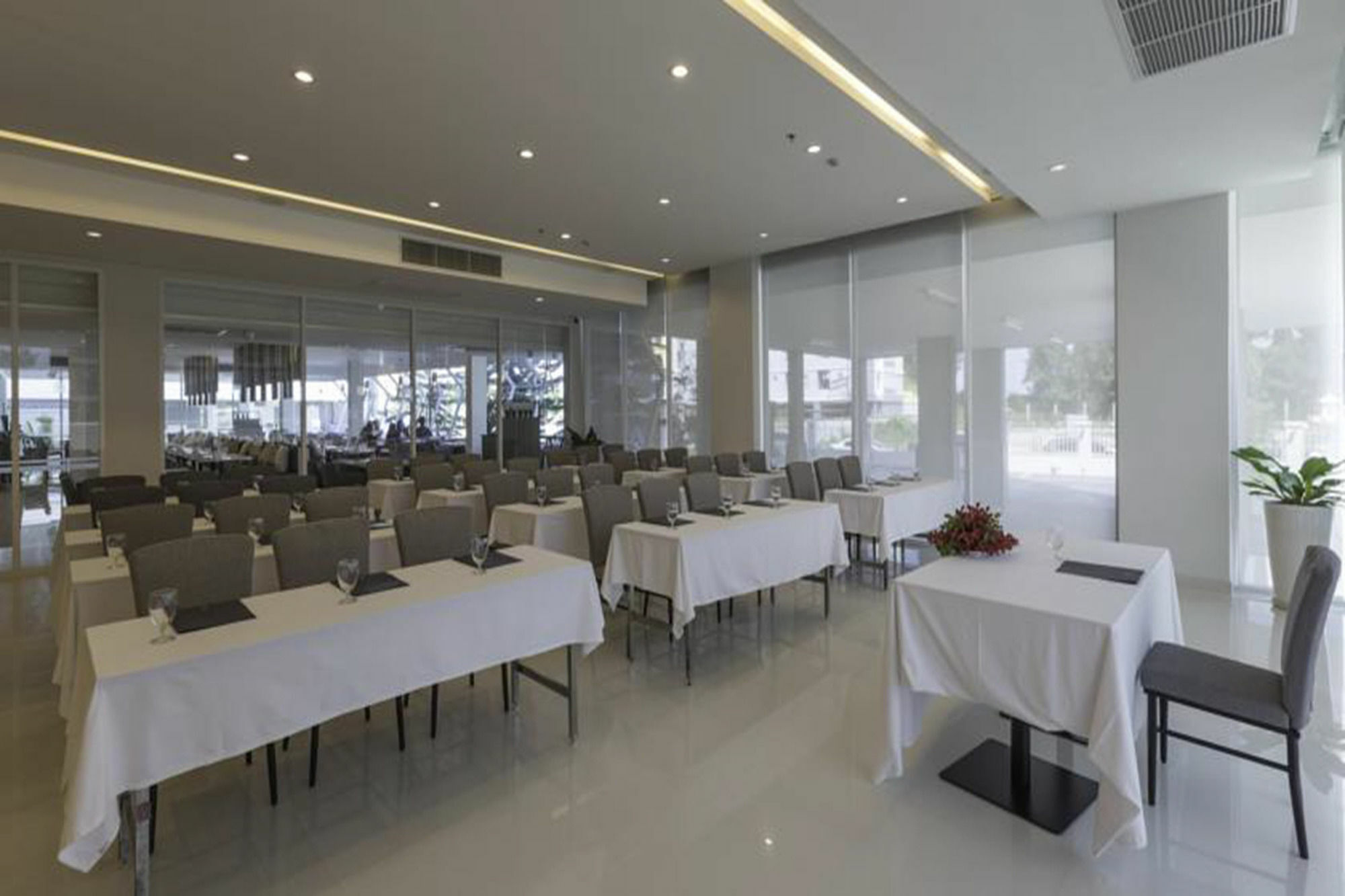 Kantary Hotel And Serviced Apartment, Amata, Bangpakong Ban Tamru Dış mekan fotoğraf